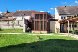 Chapelle vue du jardin
